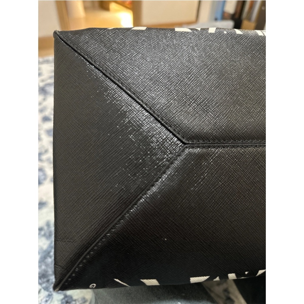 Authentic Givenchy Large Tote - Picture 5 of 7